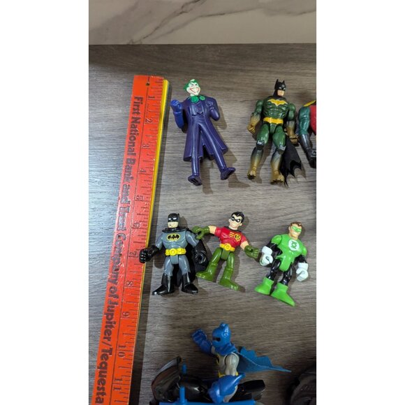 Batman & DC Comics Action Figures & Vehicles Set - Picture 5 of 7
